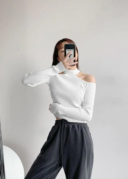 Discussing Emotions knitted basic top